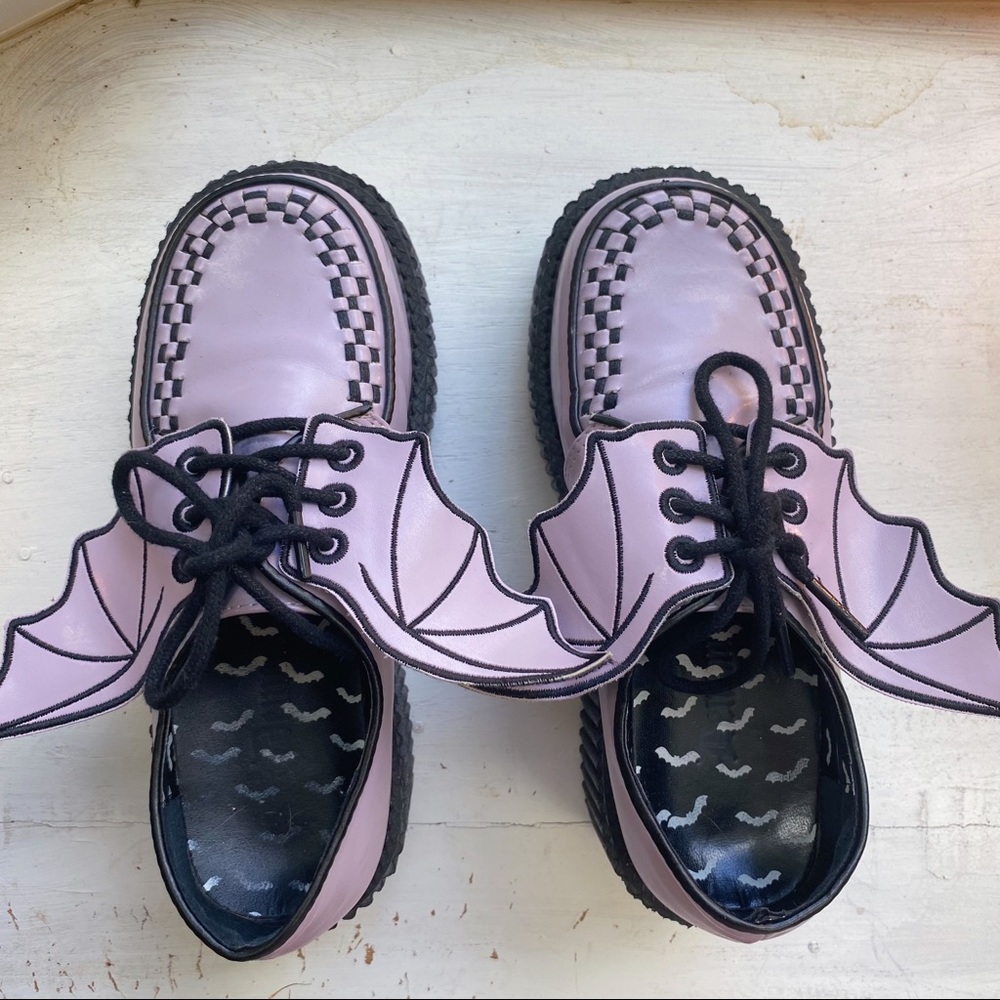 lavender batwing demonic creeper 205